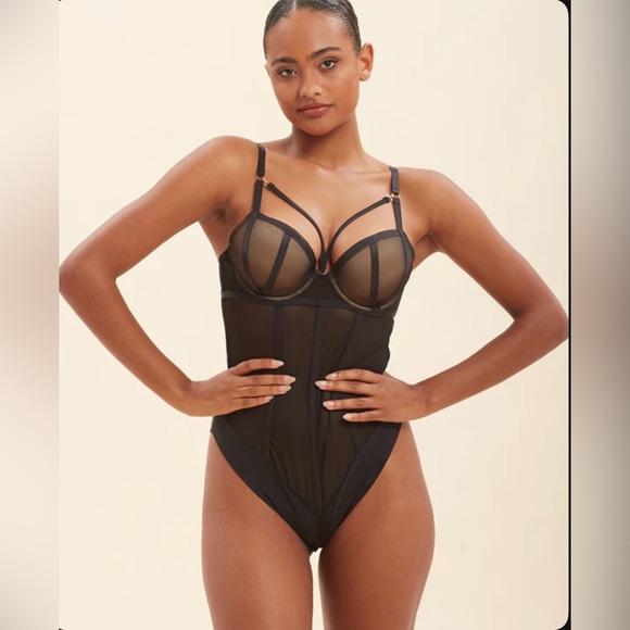 Lingerie - Picture 1 of 1